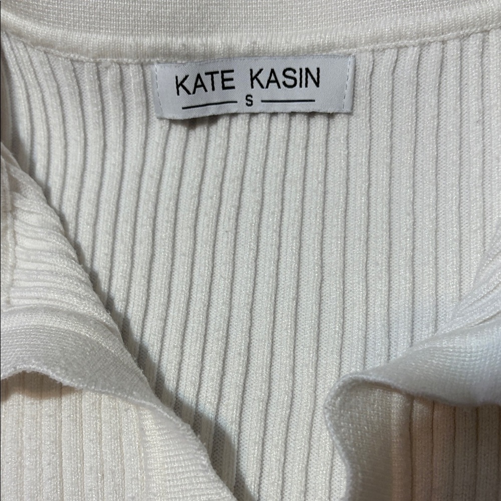 White Ribbed Knit Collared Sweater - Picture 2 of 8
